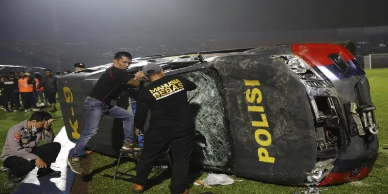 Hooligan Là Gì? Nguyên Nhân Tình Trạng Bạo Lực Trong Bóng Đá 5 Vấn nạn Hooligan cần phải được ngăn chặn bởi những biện pháp mạnh tay